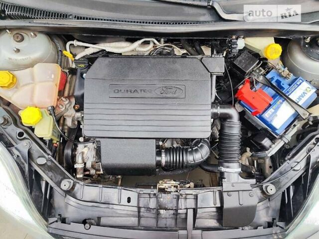 Серый Форд Фиеста, объемом двигателя 1.3 л и пробегом 185 тыс. км за 4100 $, фото 17 на Automoto.ua