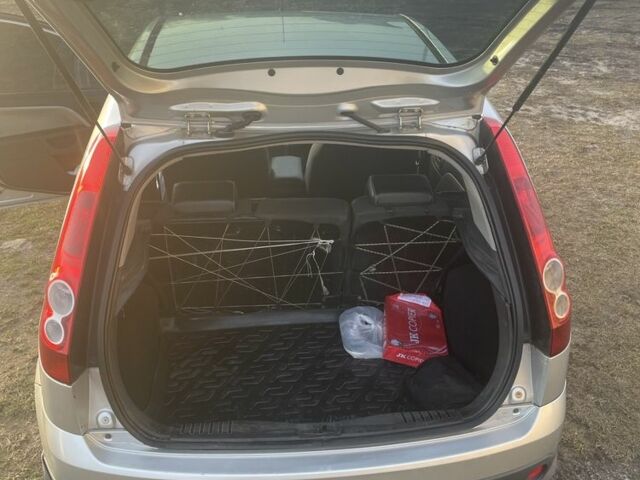 Форд Фиеста 2006 в Житомире на Automoto.ua Серый Форд Фиеста, объемом двигателя 1.4 л и пробегом 282 тыс. км за 3900 $, фото 12 на Automoto.ua