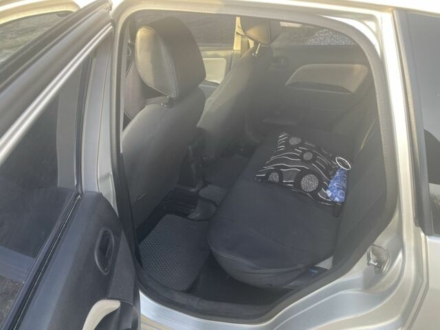 Форд Фиеста 2006 в Житомире на Automoto.ua Серый Форд Фиеста, объемом двигателя 1.4 л и пробегом 282 тыс. км за 3900 $, фото 13 на Automoto.ua