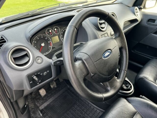 Сірий Форд Фієста, об'ємом двигуна 1.4 л та пробігом 202 тис. км за 4850 $, фото 10 на Automoto.ua