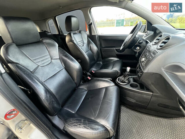 Серый Форд Фиеста, объемом двигателя 1.4 л и пробегом 202 тыс. км за 4850 $, фото 17 на Automoto.ua