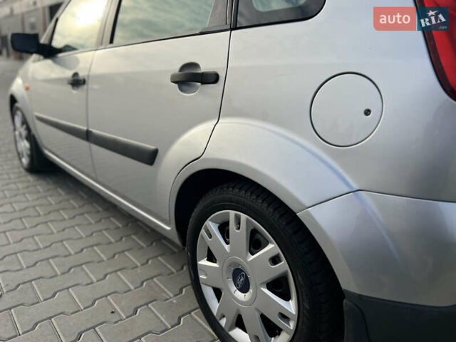 Серый Форд Фиеста, объемом двигателя 1.4 л и пробегом 202 тыс. км за 4850 $, фото 30 на Automoto.ua