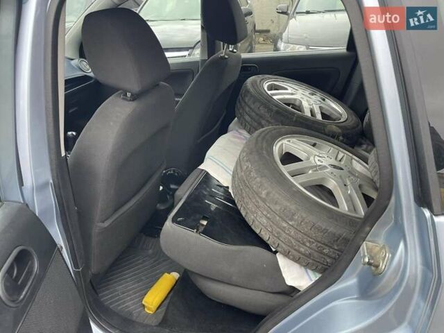 Серый Форд Фиеста, объемом двигателя 1.39 л и пробегом 160 тыс. км за 4200 $, фото 12 на Automoto.ua