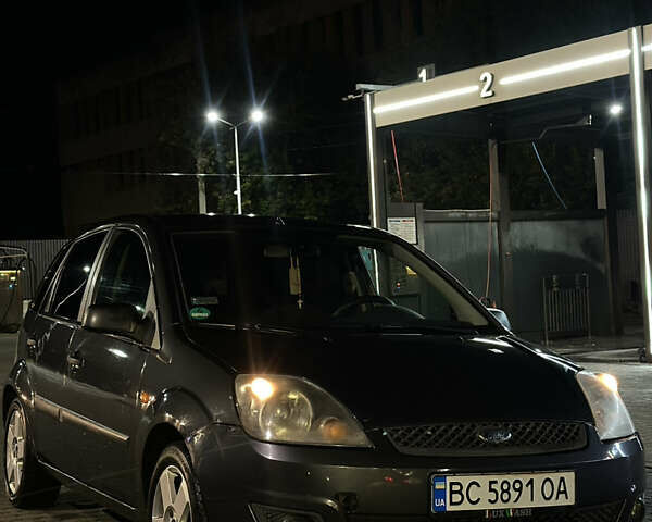 Сірий Форд Фієста, об'ємом двигуна 1.3 л та пробігом 240 тис. км за 3499 $, фото 2 на Automoto.ua