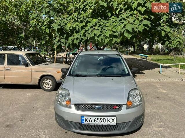 Сірий Форд Фієста, об'ємом двигуна 1.39 л та пробігом 183 тис. км за 5500 $, фото 21 на Automoto.ua