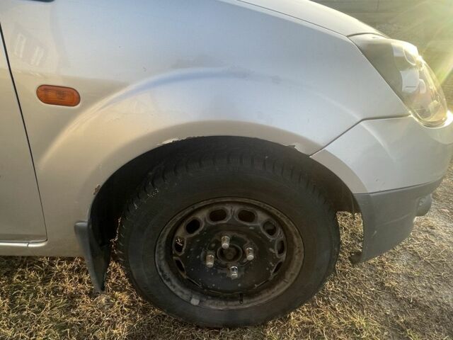 Форд Фиеста 2006 в Житомире на Automoto.ua Серый Форд Фиеста, объемом двигателя 1.4 л и пробегом 282 тыс. км за 3900 $, фото 7 на Automoto.ua