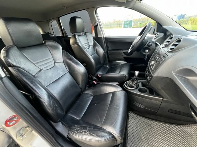 Сірий Форд Фієста, об'ємом двигуна 1.4 л та пробігом 202 тис. км за 4850 $, фото 11 на Automoto.ua