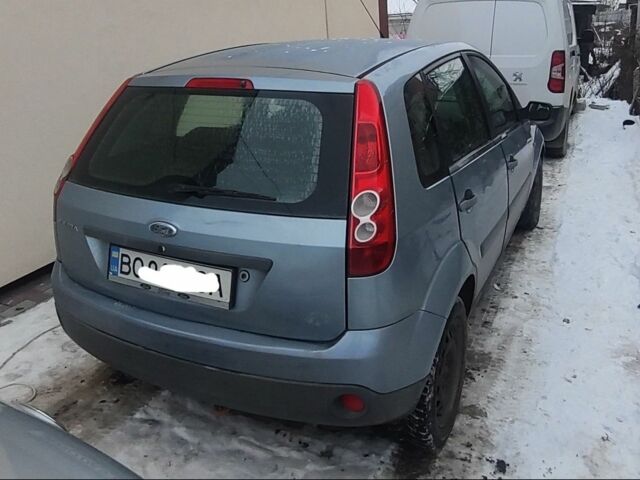 Сірий Форд Фієста, об'ємом двигуна 1.3 л та пробігом 153 тис. км за 3700 $, фото 2 на Automoto.ua