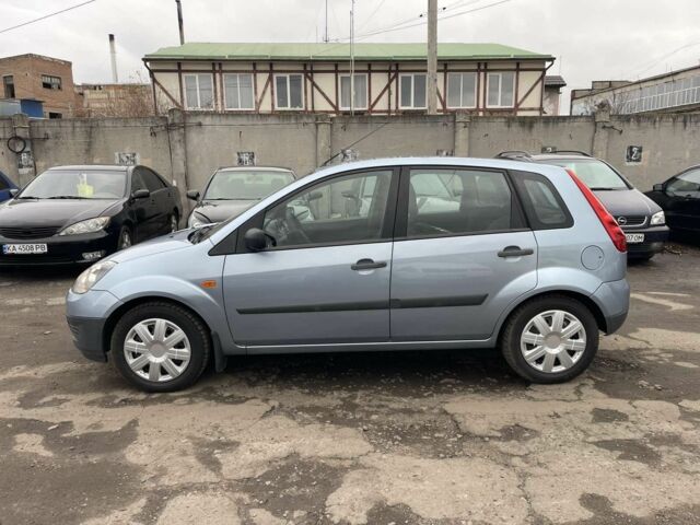 Серый Форд Фиеста, объемом двигателя 1.4 л и пробегом 160 тыс. км за 4200 $, фото 3 на Automoto.ua