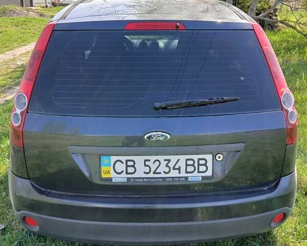 Сірий Форд Фієста, об'ємом двигуна 1.39 л та пробігом 180 тис. км за 3700 $, фото 1 на Automoto.ua