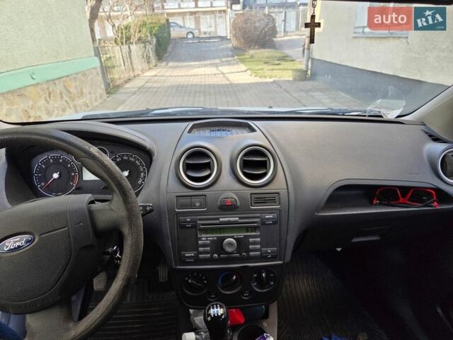 Серый Форд Фиеста, объемом двигателя 1.39 л и пробегом 240 тыс. км за 2200 $, фото 15 на Automoto.ua
