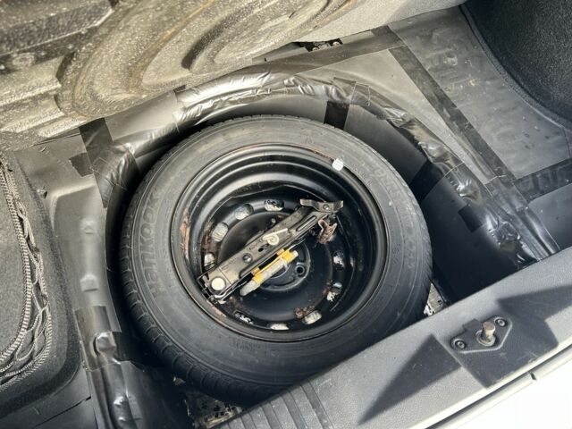 Сірий Форд Фієста, об'ємом двигуна 1.4 л та пробігом 202 тис. км за 4850 $, фото 18 на Automoto.ua