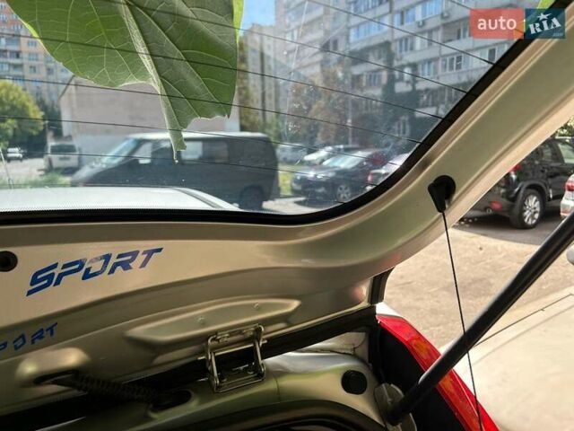 Сірий Форд Фієста, об'ємом двигуна 1.39 л та пробігом 183 тис. км за 5500 $, фото 5 на Automoto.ua