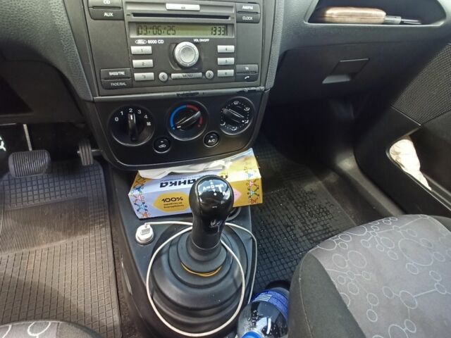 Серый Форд Фиеста, объемом двигателя 1.4 л и пробегом 158 тыс. км за 3200 $, фото 8 на Automoto.ua