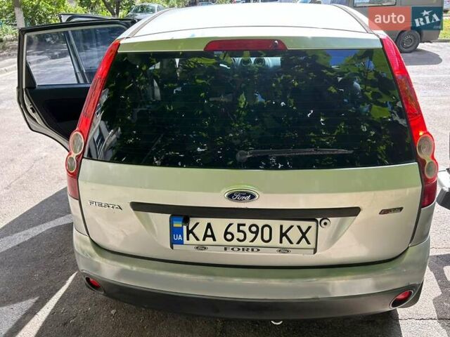 Сірий Форд Фієста, об'ємом двигуна 1.39 л та пробігом 183 тис. км за 5500 $, фото 2 на Automoto.ua