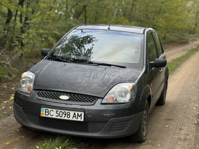 Форд Фиеста 2006 в Вознесенске на Automoto.ua Серый Форд Фиеста, объемом двигателя 1.4 л и пробегом 258 тыс. км за 2600 $, фото 1 на Automoto.ua