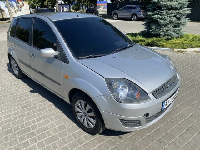 Серый Форд Фиеста, объемом двигателя 1.4 л и пробегом 250 тыс. км за 4199 $, фото 8 на Automoto.ua