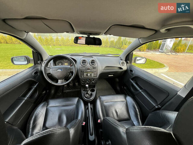 Серый Форд Фиеста, объемом двигателя 1.4 л и пробегом 202 тыс. км за 4850 $, фото 13 на Automoto.ua