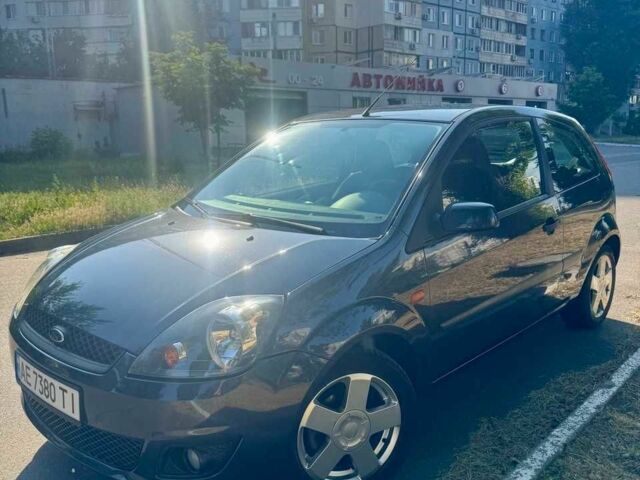 Серый Форд Фиеста, объемом двигателя 1.6 л и пробегом 202 тыс. км за 4500 $, фото 16 на Automoto.ua