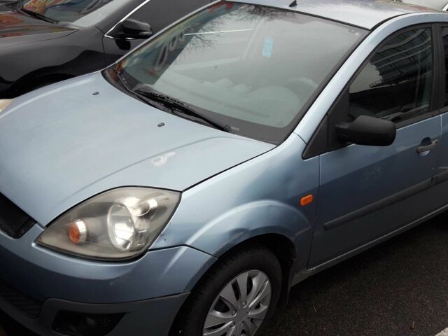 Серый Форд Фиеста, объемом двигателя 1.3 л и пробегом 207 тыс. км за 2500 $, фото 1 на Automoto.ua