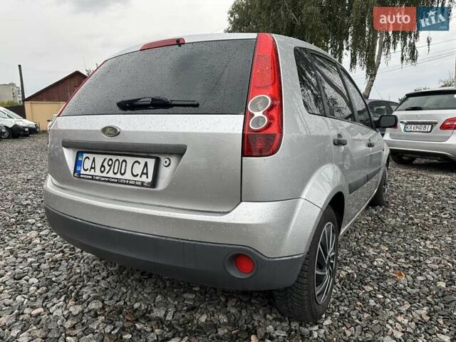 Сірий Форд Фієста, об'ємом двигуна 1.3 л та пробігом 154 тис. км за 3700 $, фото 6 на Automoto.ua
