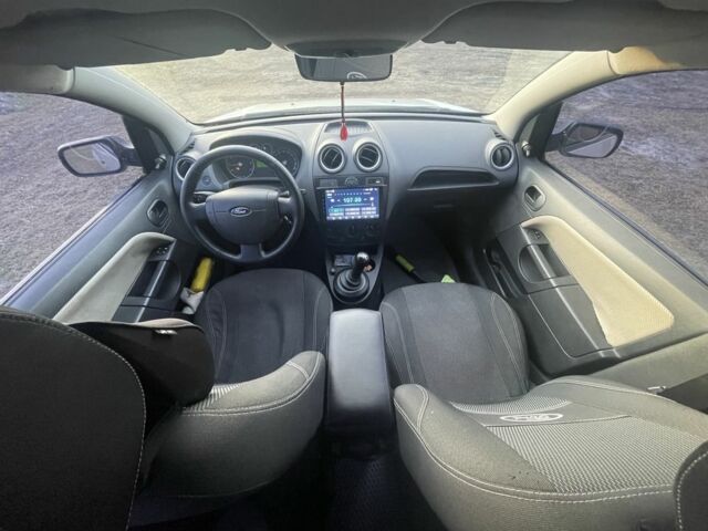 Форд Фиеста 2006 в Житомире на Automoto.ua Серый Форд Фиеста, объемом двигателя 1.4 л и пробегом 282 тыс. км за 3900 $, фото 21 на Automoto.ua