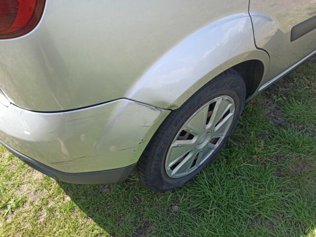 Серый Форд Фиеста, объемом двигателя 1.4 л и пробегом 158 тыс. км за 3200 $, фото 13 на Automoto.ua