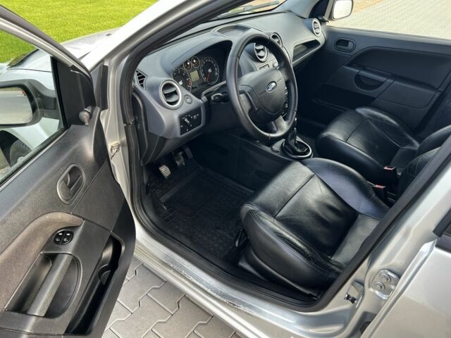 Сірий Форд Фієста, об'ємом двигуна 1.4 л та пробігом 202 тис. км за 4850 $, фото 8 на Automoto.ua