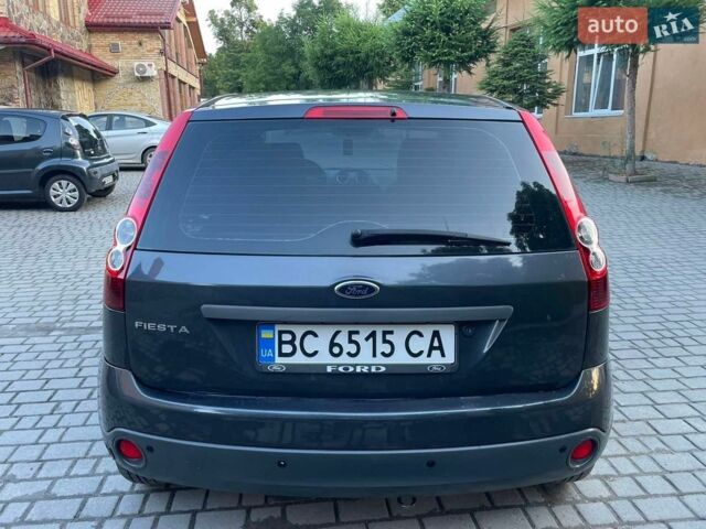 Серый Форд Фиеста, объемом двигателя 1.3 л и пробегом 296 тыс. км за 3999 $, фото 1 на Automoto.ua
