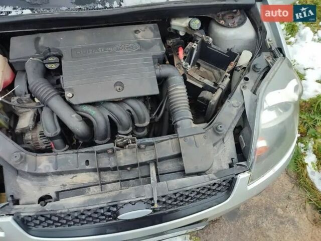 Сірий Форд Фієста, об'ємом двигуна 1.3 л та пробігом 200 тис. км за 3600 $, фото 8 на Automoto.ua