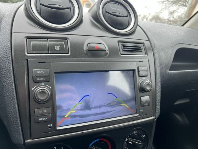 Серый Форд Фиеста, объемом двигателя 1.3 л и пробегом 153 тыс. км за 3699 $, фото 21 на Automoto.ua