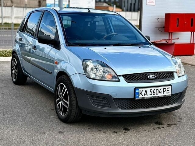 Сірий Форд Фієста, об'ємом двигуна 1.4 л та пробігом 202 тис. км за 4800 $, фото 11 на Automoto.ua