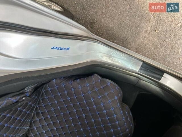 Сірий Форд Фієста, об'ємом двигуна 1.39 л та пробігом 183 тис. км за 5500 $, фото 39 на Automoto.ua