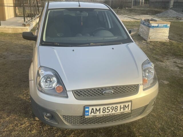 Форд Фиеста 2006 в Житомире на Automoto.ua Серый Форд Фиеста, объемом двигателя 1.4 л и пробегом 282 тыс. км за 3900 $, фото 1 на Automoto.ua