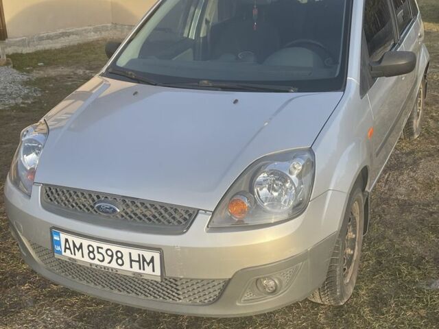 Форд Фиеста 2006 в Житомире на Automoto.ua Серый Форд Фиеста, объемом двигателя 1.4 л и пробегом 282 тыс. км за 3900 $, фото 2 на Automoto.ua