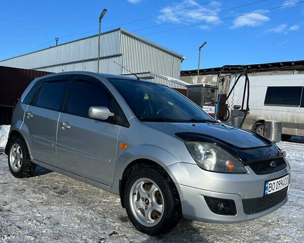 Сірий Форд Фієста, об'ємом двигуна 1.3 л та пробігом 244 тис. км за 4000 $, фото 8 на Automoto.ua