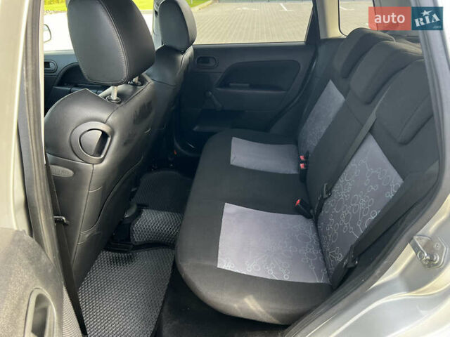 Серый Форд Фиеста, объемом двигателя 1.4 л и пробегом 202 тыс. км за 4850 $, фото 23 на Automoto.ua