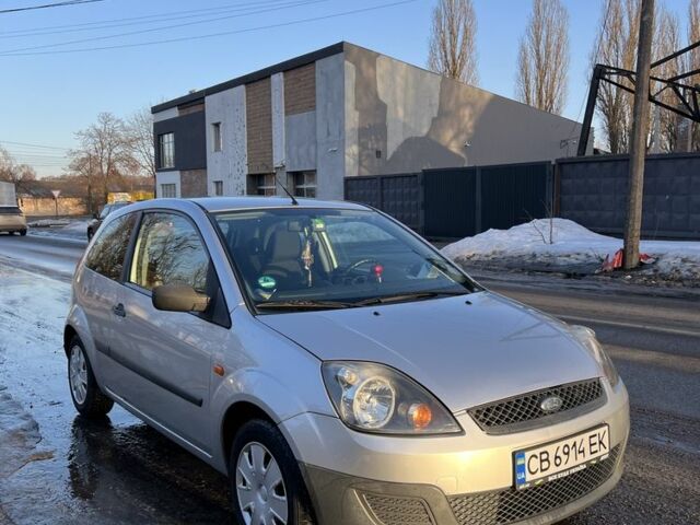Сірий Форд Фієста, об'ємом двигуна 1.4 л та пробігом 288 тис. км за 4300 $, фото 1 на Automoto.ua