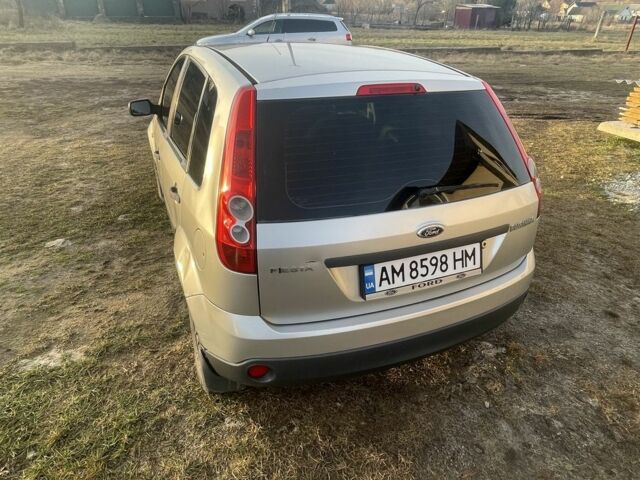 Форд Фиеста 2006 в Житомире на Automoto.ua Серый Форд Фиеста, объемом двигателя 1.4 л и пробегом 282 тыс. км за 3900 $, фото 4 на Automoto.ua