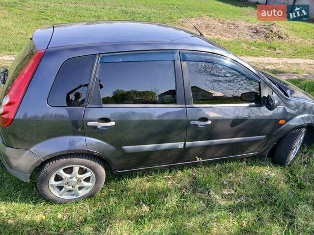 Сірий Форд Фієста, об'ємом двигуна 1.39 л та пробігом 180 тис. км за 3700 $, фото 2 на Automoto.ua