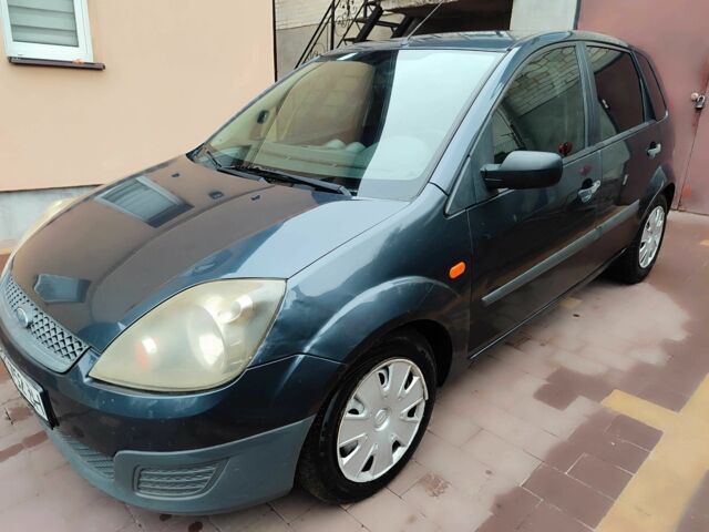 Сірий Форд Фієста, об'ємом двигуна 1.4 л та пробігом 204 тис. км за 3550 $, фото 3 на Automoto.ua