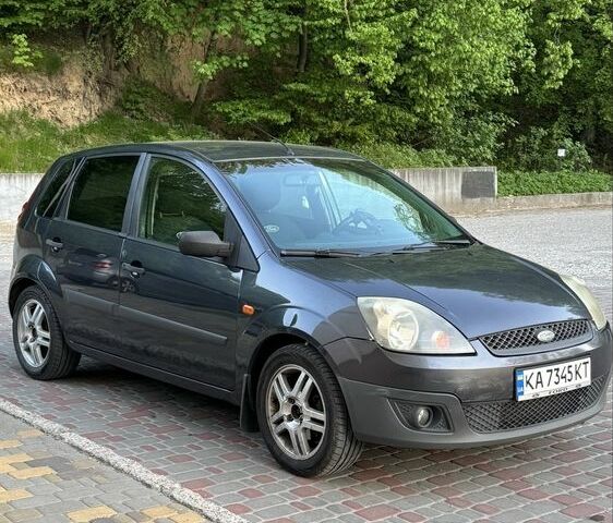 Сірий Форд Фієста, об'ємом двигуна 1.4 л та пробігом 210 тис. км за 4000 $, фото 2 на Automoto.ua