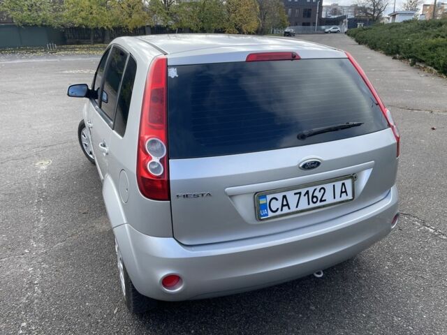Сірий Форд Фієста, об'ємом двигуна 1.3 л та пробігом 180 тис. км за 5600 $, фото 18 на Automoto.ua
