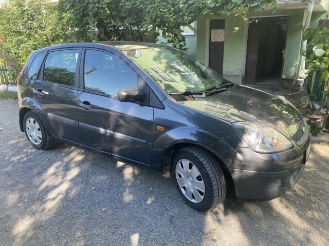 Серый Форд Фиеста, объемом двигателя 1.4 л и пробегом 270 тыс. км за 3500 $, фото 1 на Automoto.ua