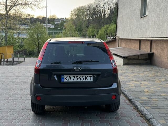 Сірий Форд Фієста, об'ємом двигуна 1.4 л та пробігом 210 тис. км за 4000 $, фото 6 на Automoto.ua