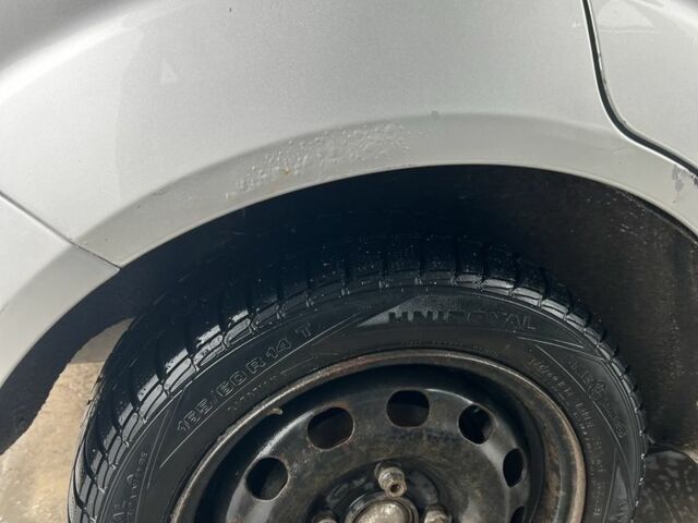 Серый Форд Фиеста, объемом двигателя 1.2 л и пробегом 194 тыс. км за 3300 $, фото 16 на Automoto.ua