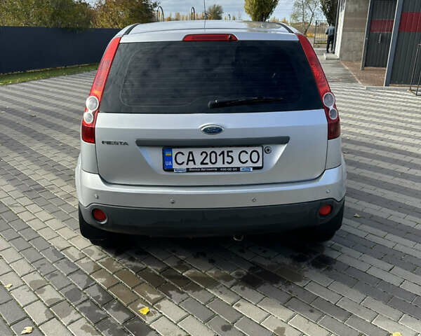 Форд Фиеста 2007 в Борисполе на Automoto.ua Серый Форд Фиеста, объемом двигателя 1.4 л и пробегом 255 тыс. км за 3900 $, фото 5 на Automoto.ua