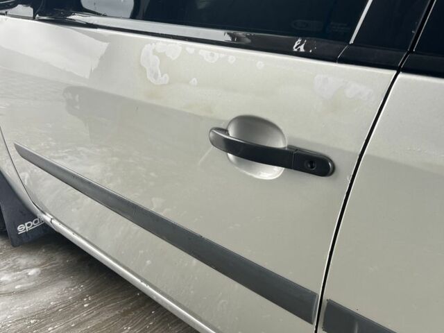 Серый Форд Фиеста, объемом двигателя 1.2 л и пробегом 194 тыс. км за 3300 $, фото 17 на Automoto.ua