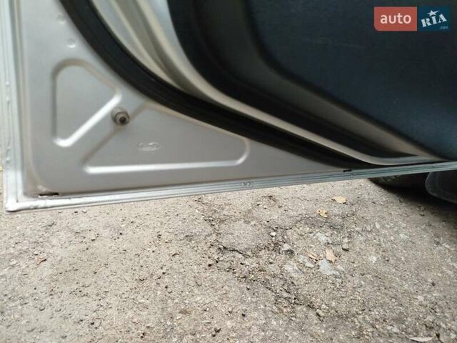 Серый Форд Фиеста, объемом двигателя 1.3 л и пробегом 150 тыс. км за 3700 $, фото 10 на Automoto.ua