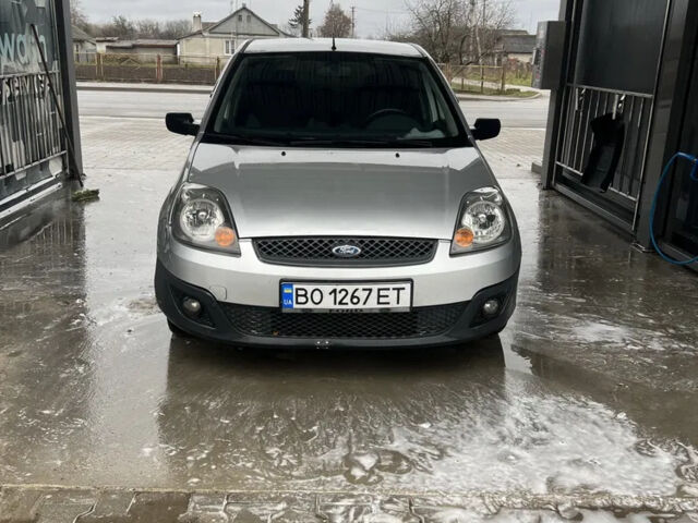 Сірий Форд Фієста, об'ємом двигуна 1.2 л та пробігом 194 тис. км за 3300 $, фото 2 на Automoto.ua